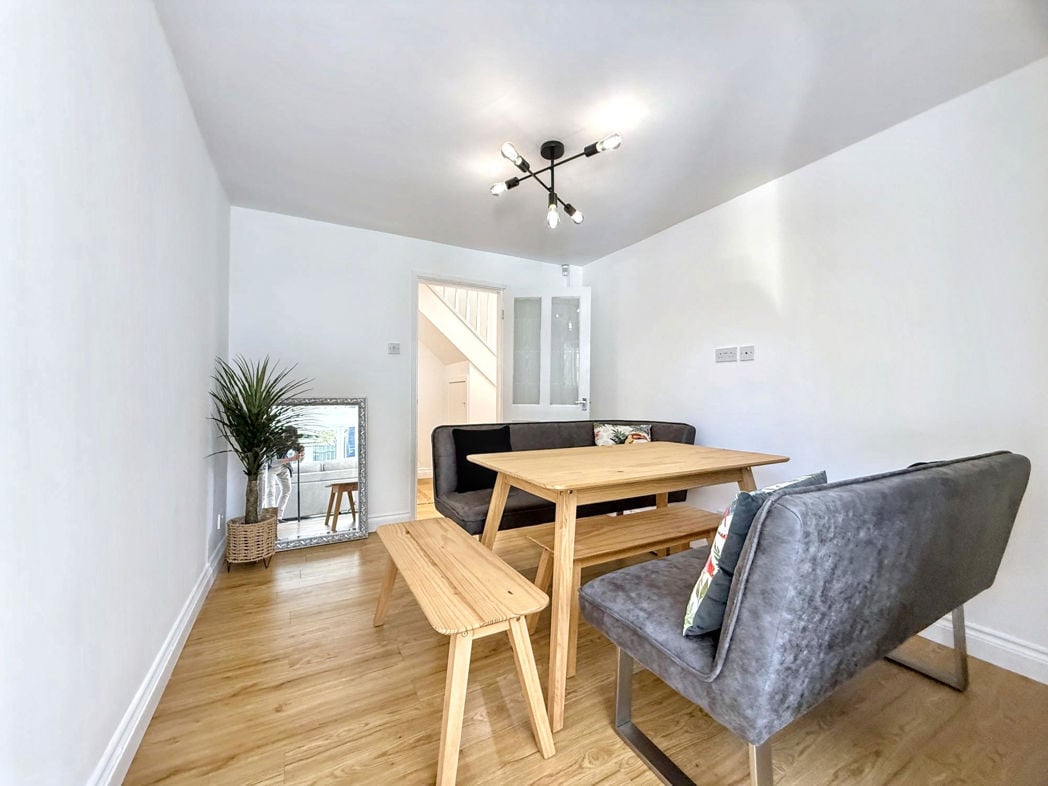Property image 11 of 33
