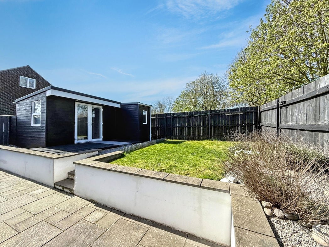 Property image 27 of 33