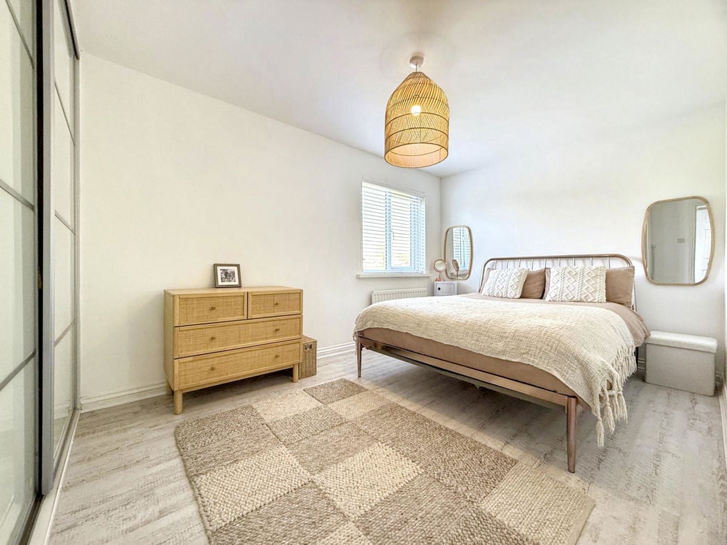 Property image 15 of 33