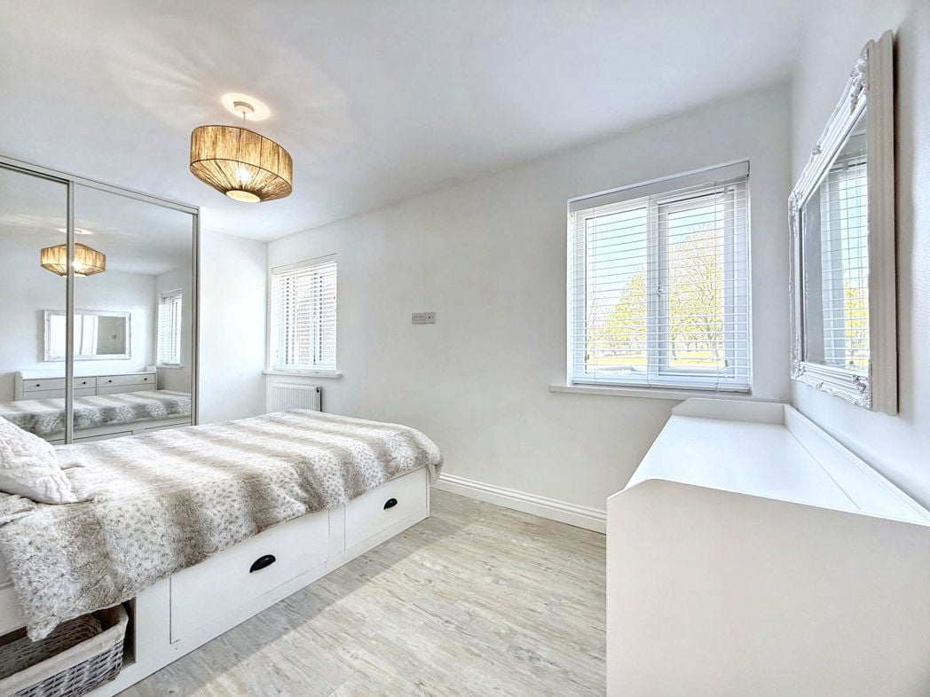 Property image 19 of 33