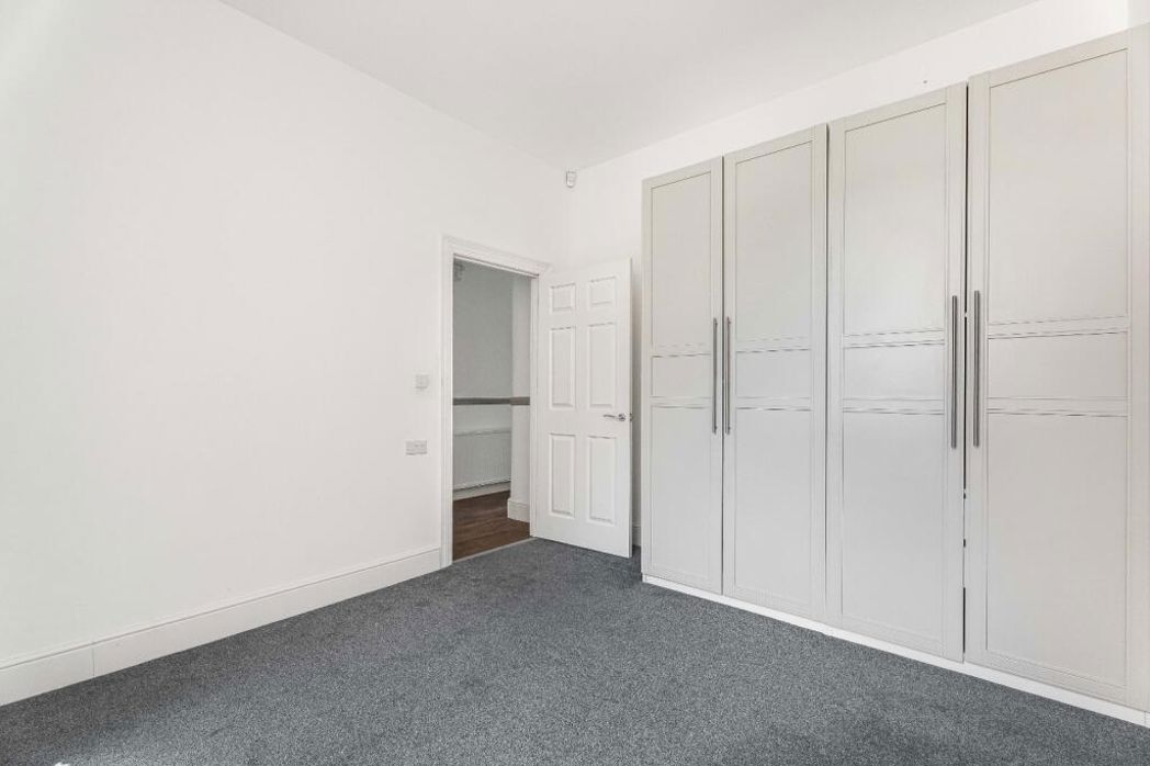 Property image 11 of 26