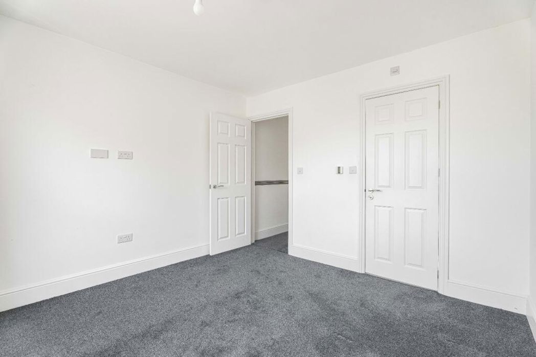 Property image 15 of 26