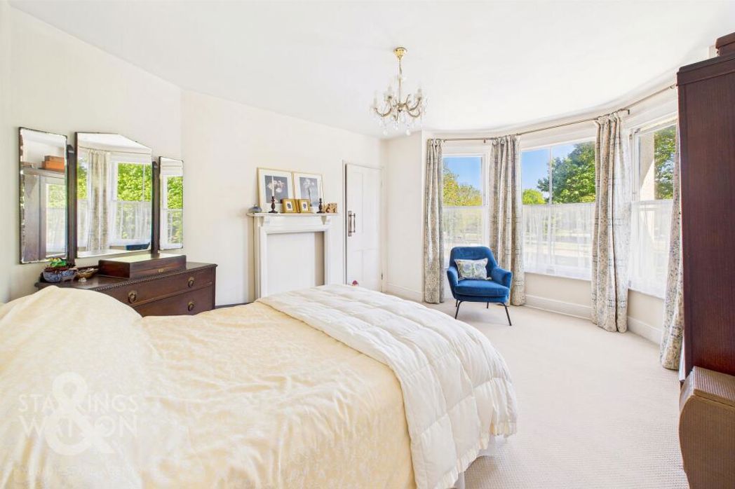 Property image 11 of 25