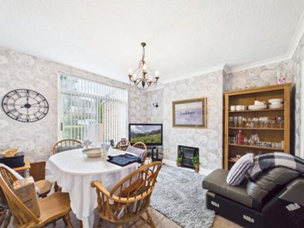 Property image 4 of 12