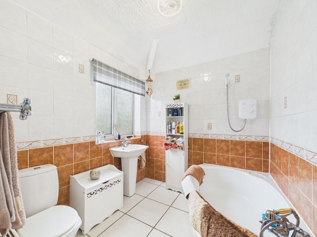 Property image 8 of 12