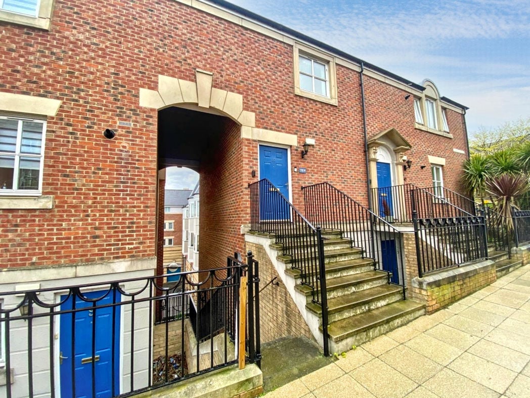 Property image 2 of 12