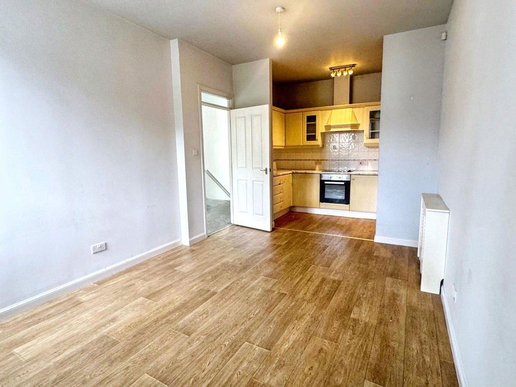 Property image 4 of 12