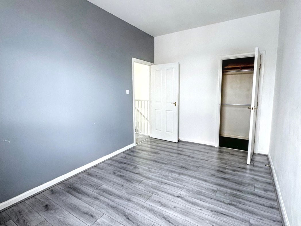 Property image 11 of 12