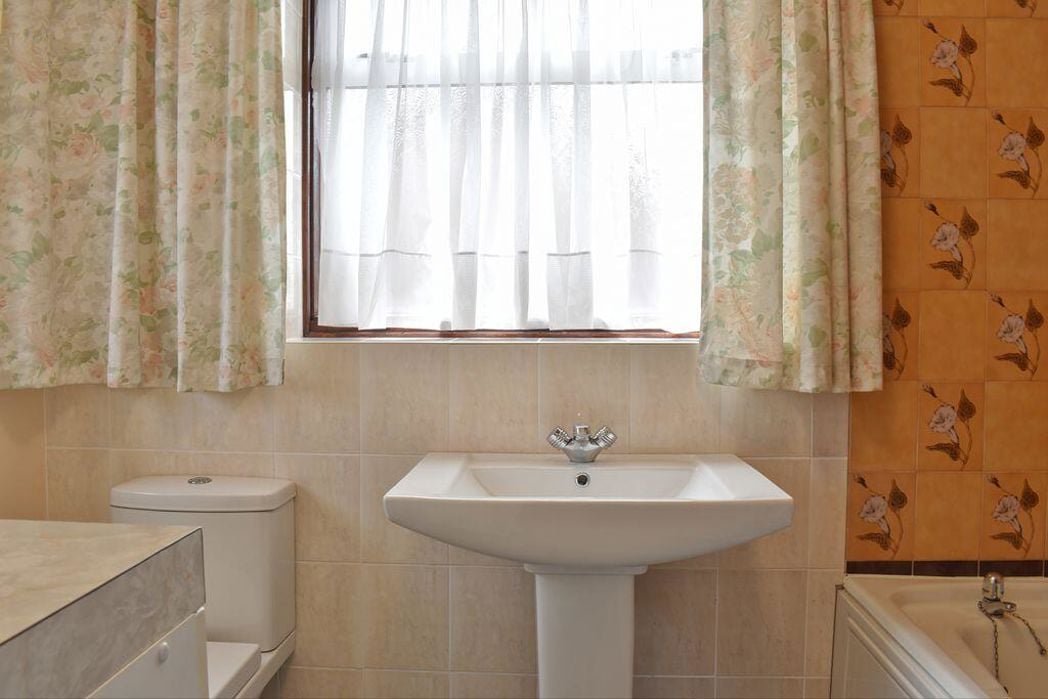 Property image 10 of 15