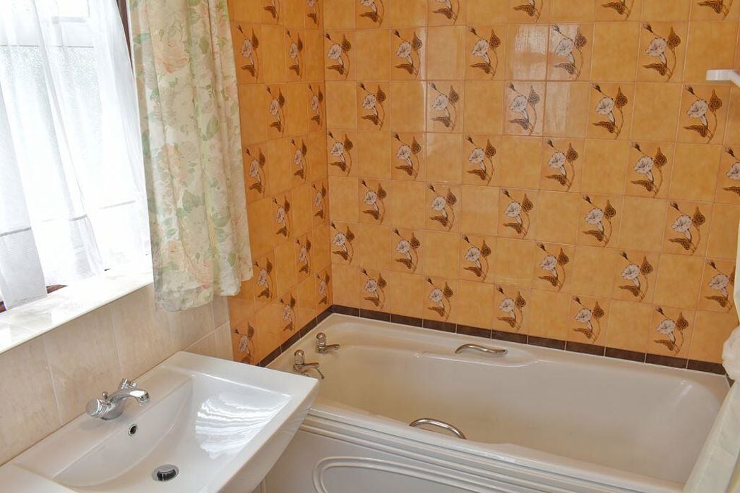 Property image 11 of 15