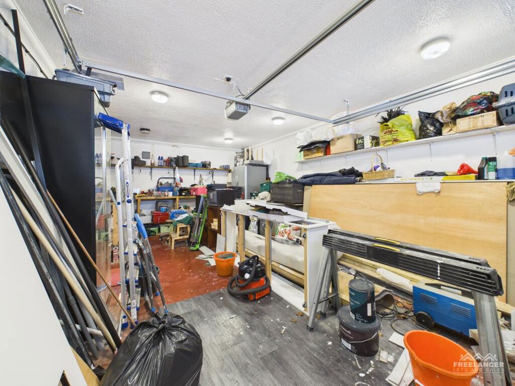 Property image 5 of 38