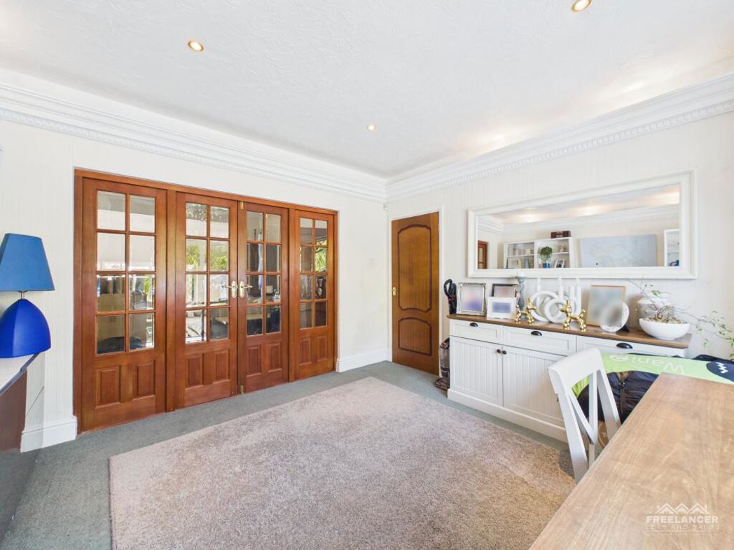Property image 6 of 38
