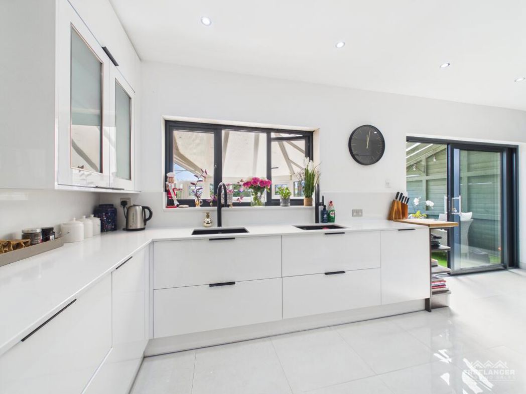 Property image 9 of 38