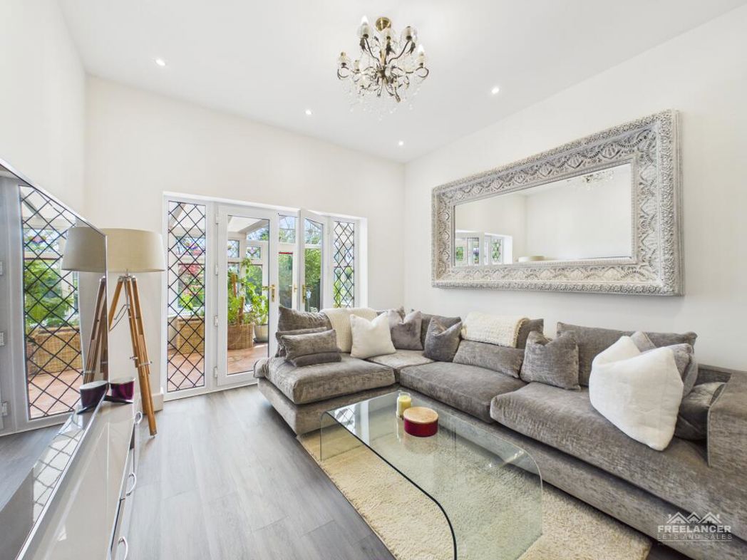 Property image 10 of 38