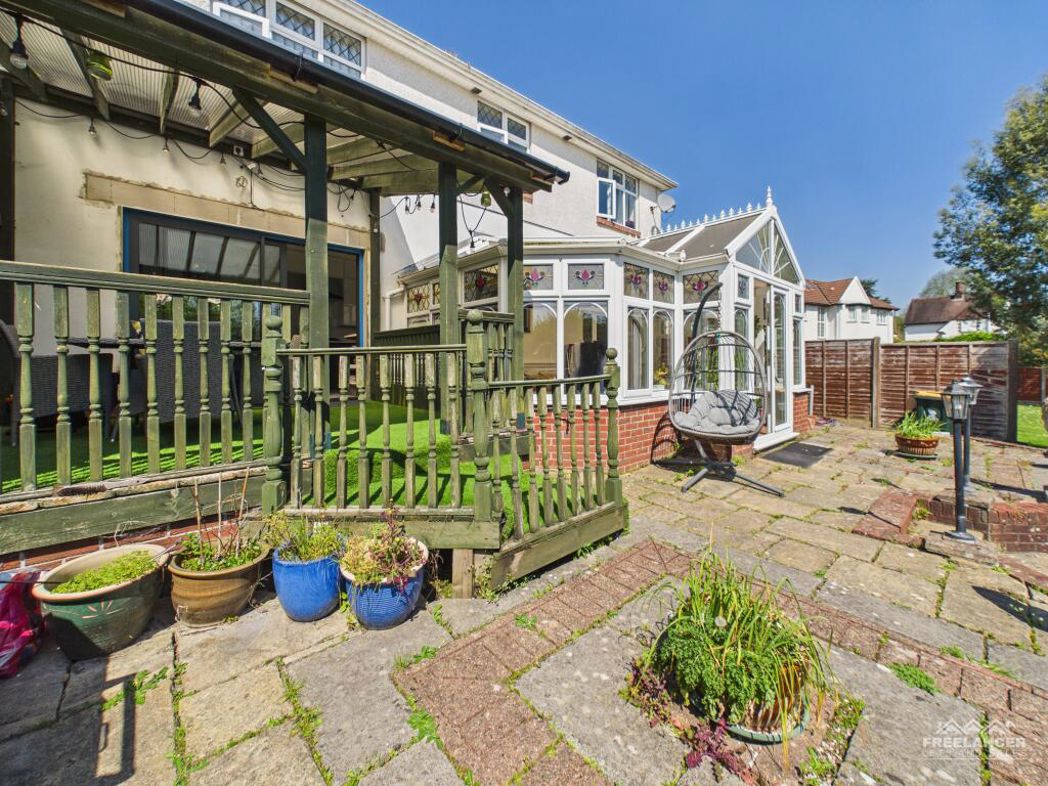Property image 11 of 38