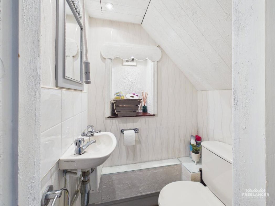 Property image 13 of 38