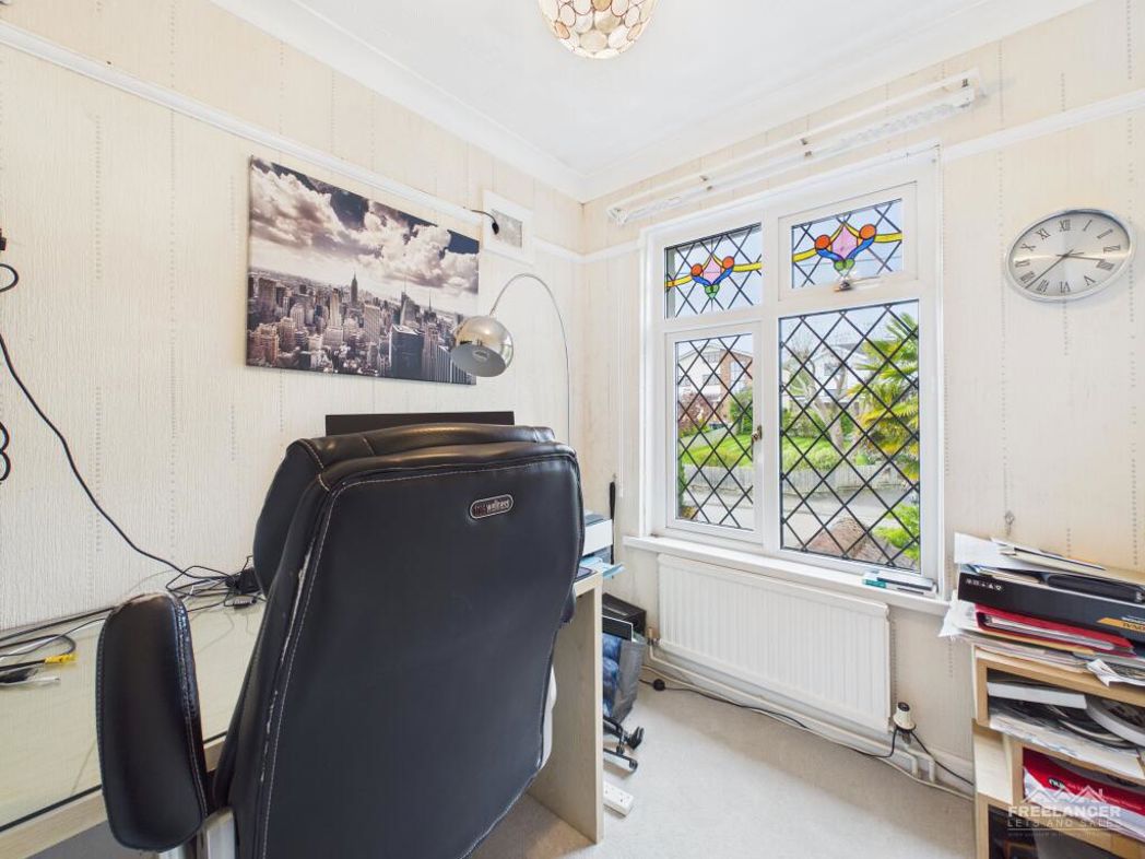 Property image 27 of 38