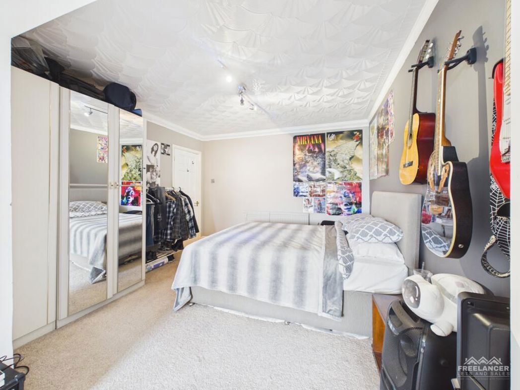 Property image 30 of 38