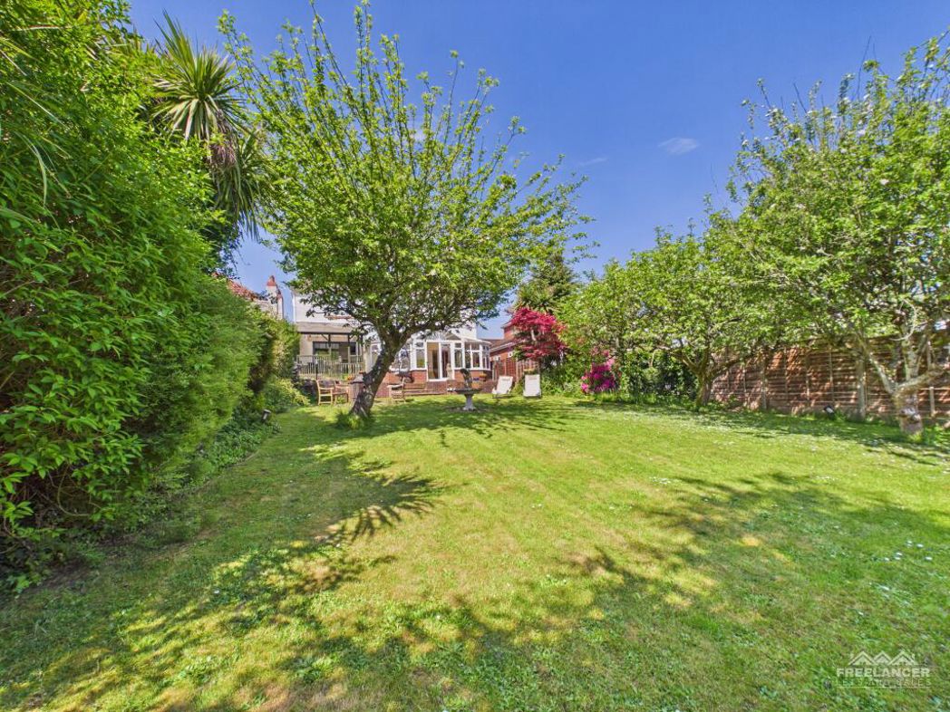 Property image 32 of 38