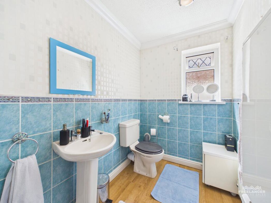 Property image 34 of 38