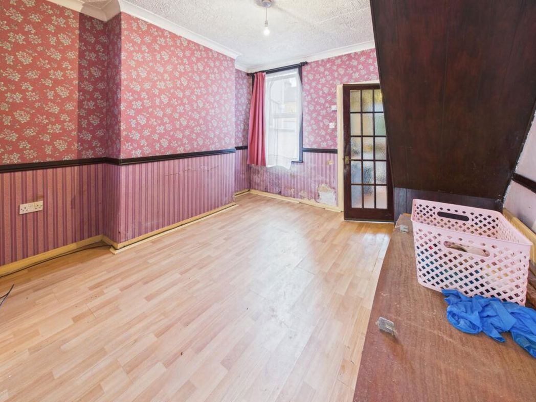 Property image 3 of 9