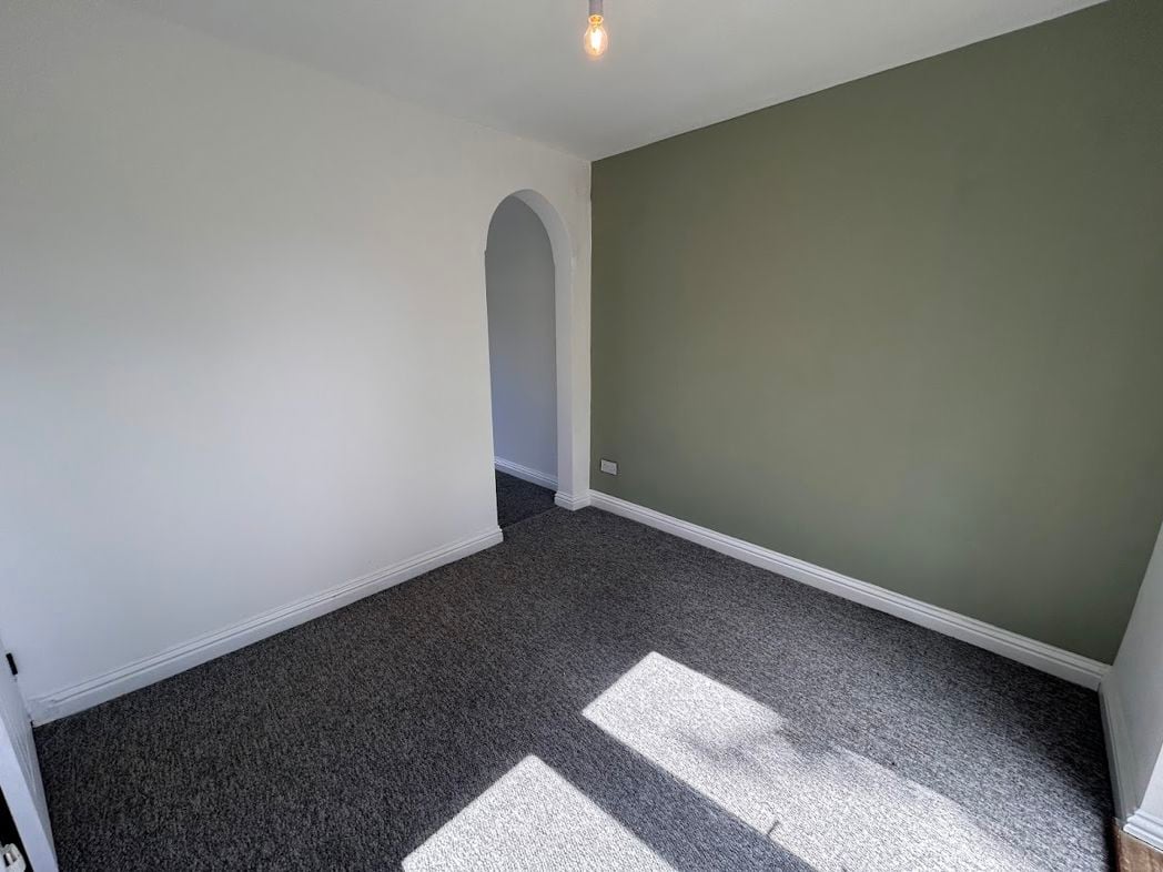 Property image 5 of 12