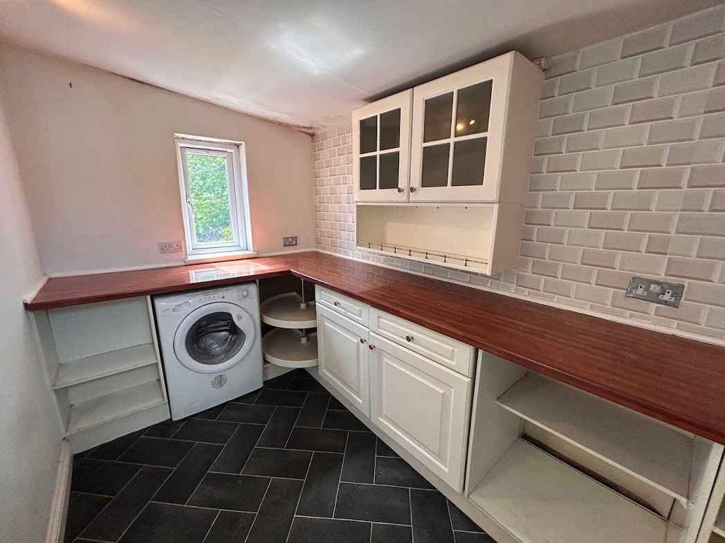 Property image 7 of 12