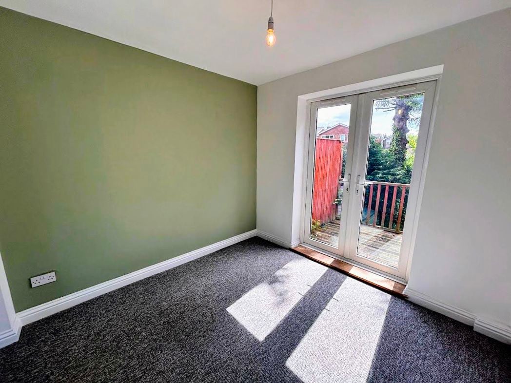 Property image 4 of 12