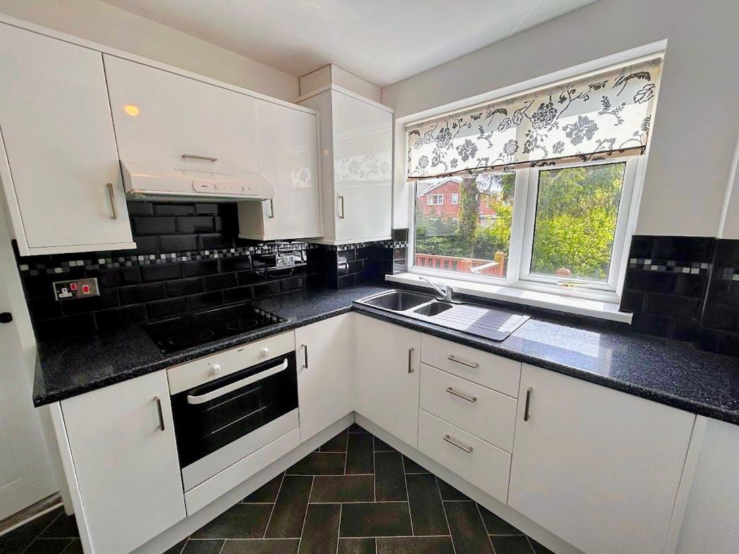 Property image 6 of 12