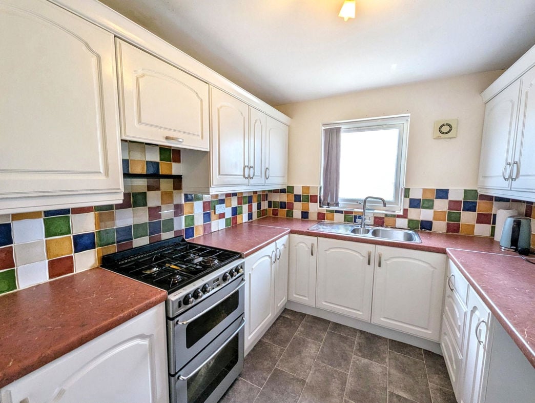 Property image 2 of 9