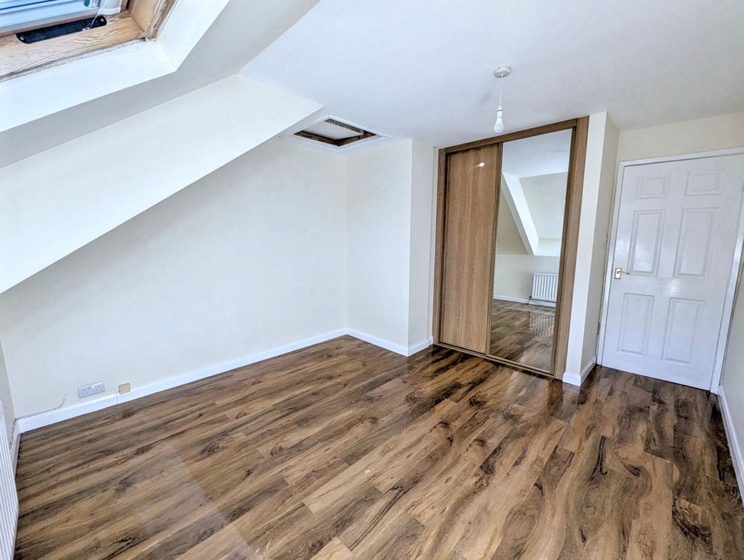Property image 4 of 9