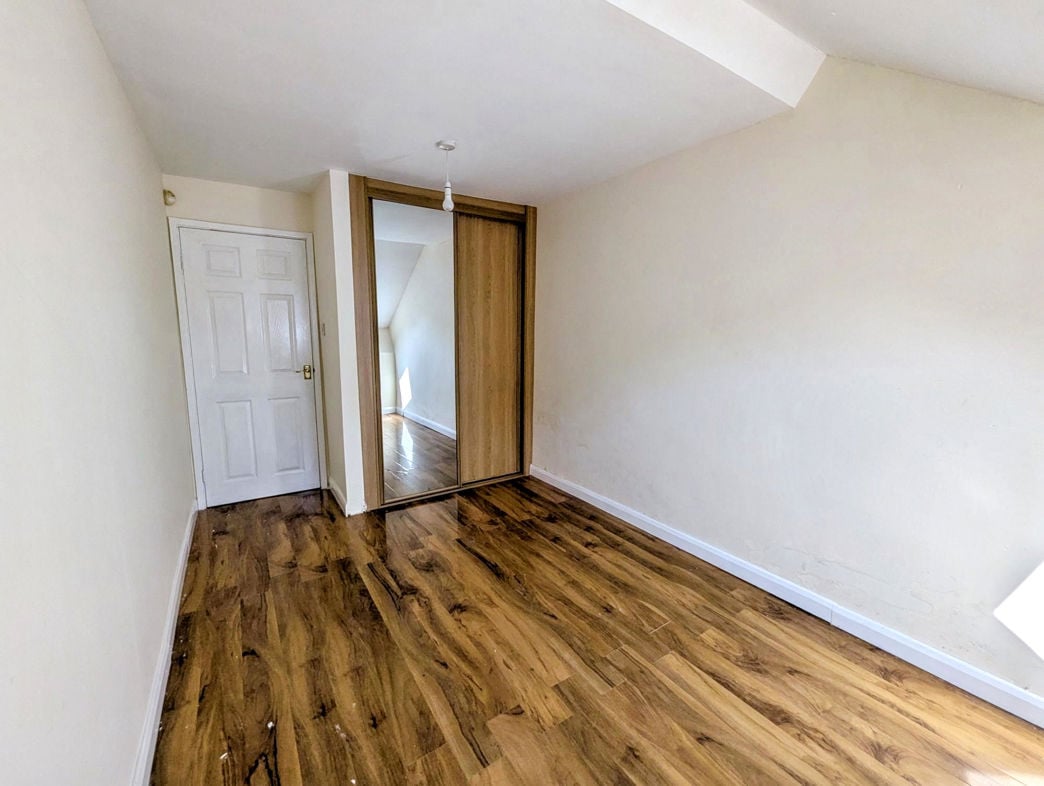 Property image 6 of 9