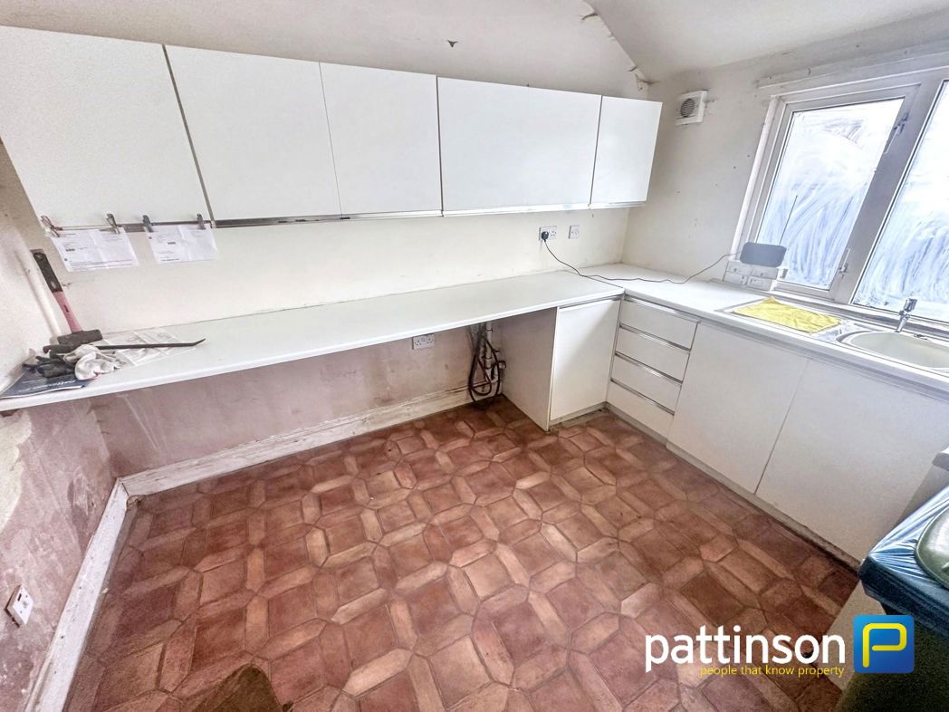Property image 5 of 12