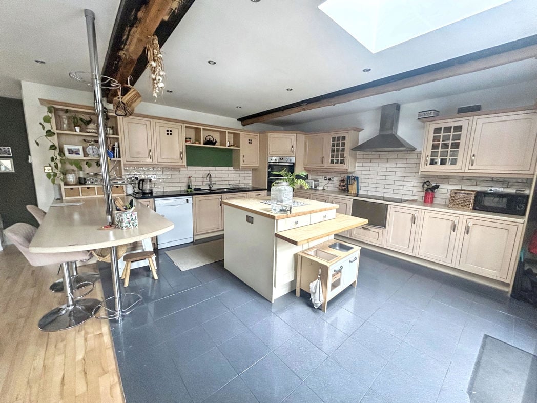 Property image 5 of 29