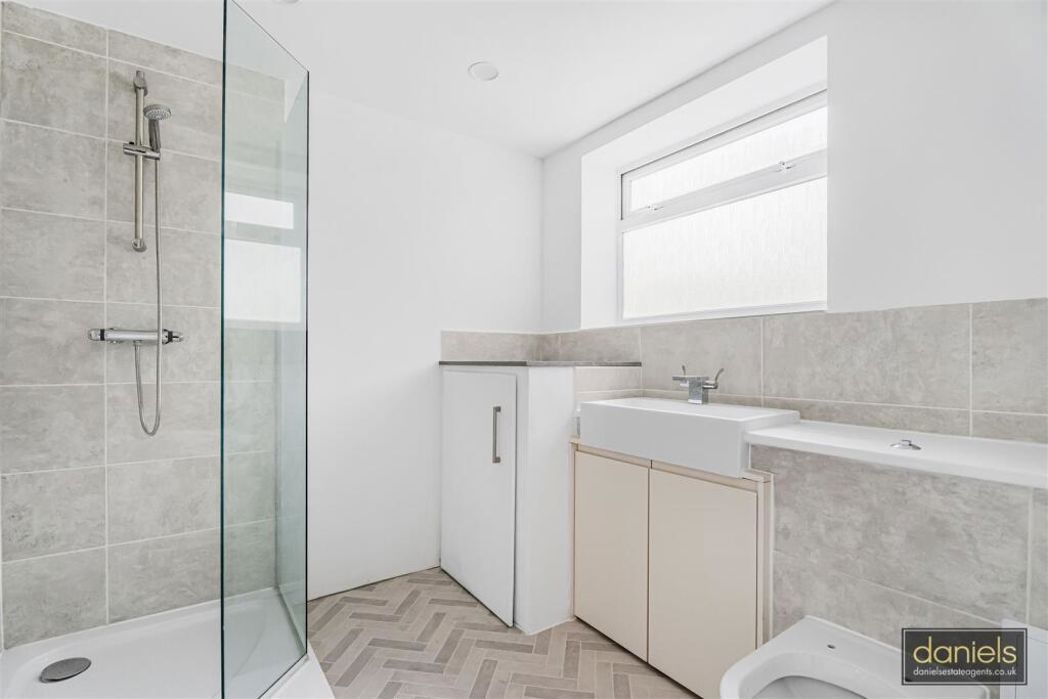 Property image 4 of 9