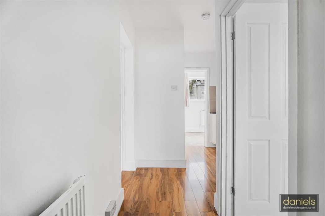 Property image 5 of 9