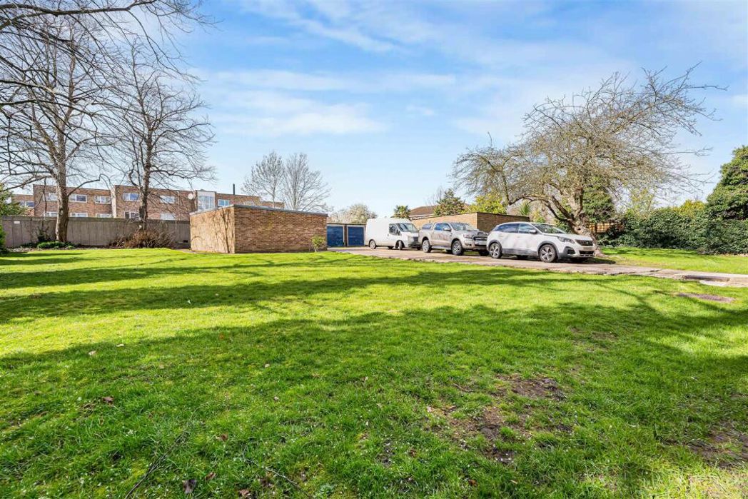 Property image 8 of 9
