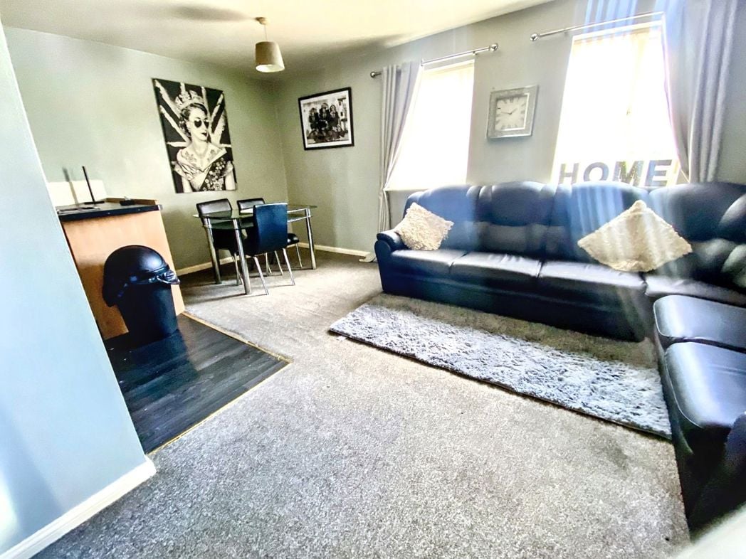 Property image 3 of 9