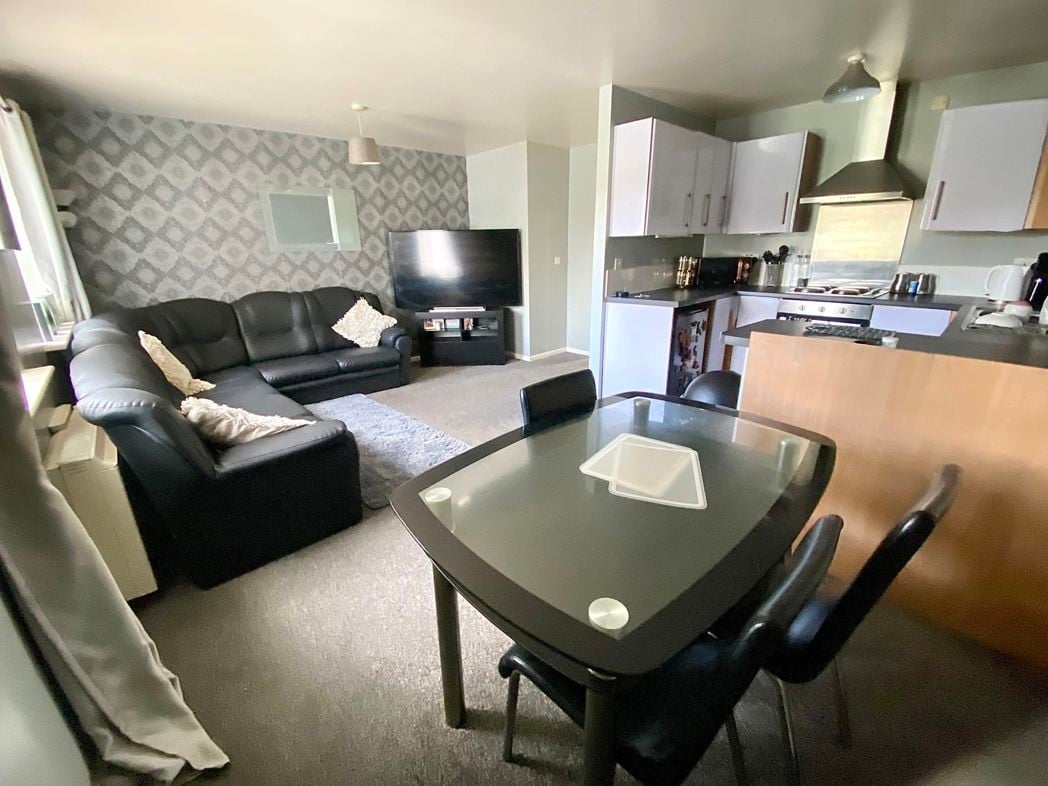 Property image 5 of 9