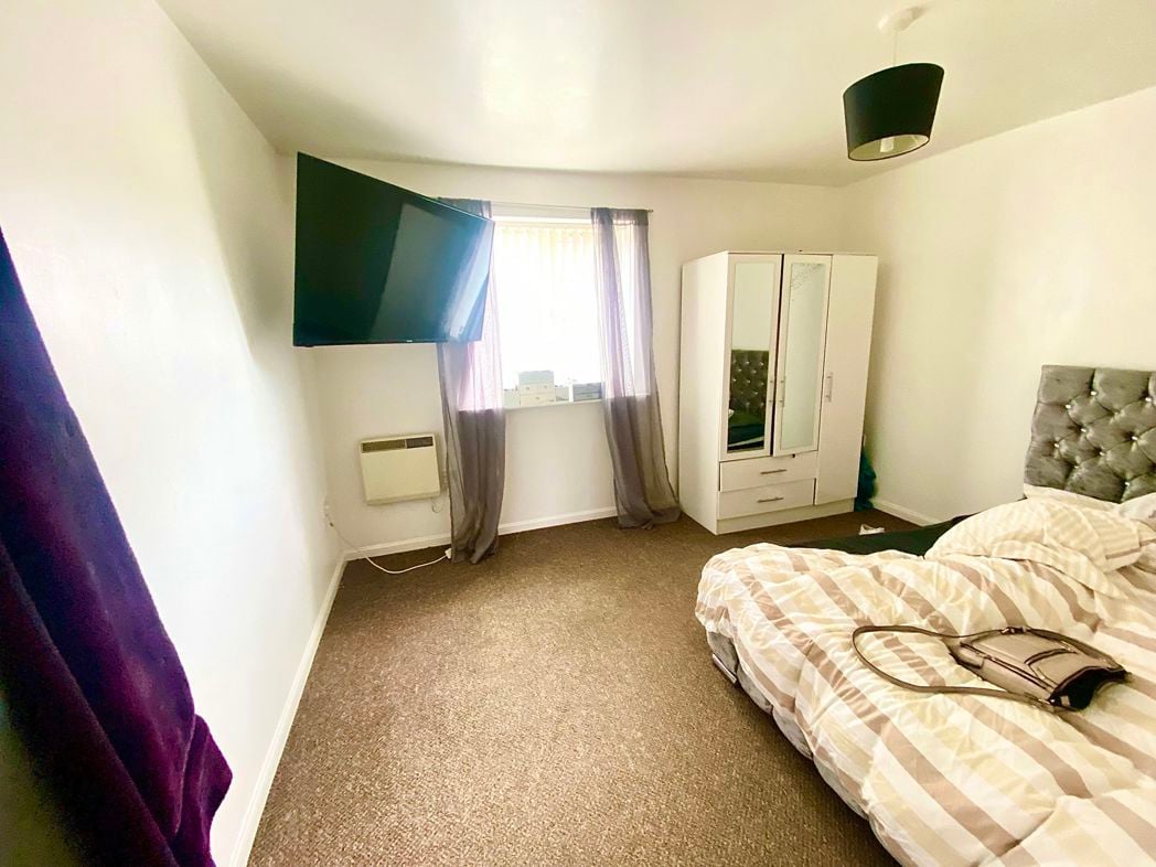 Property image 7 of 9