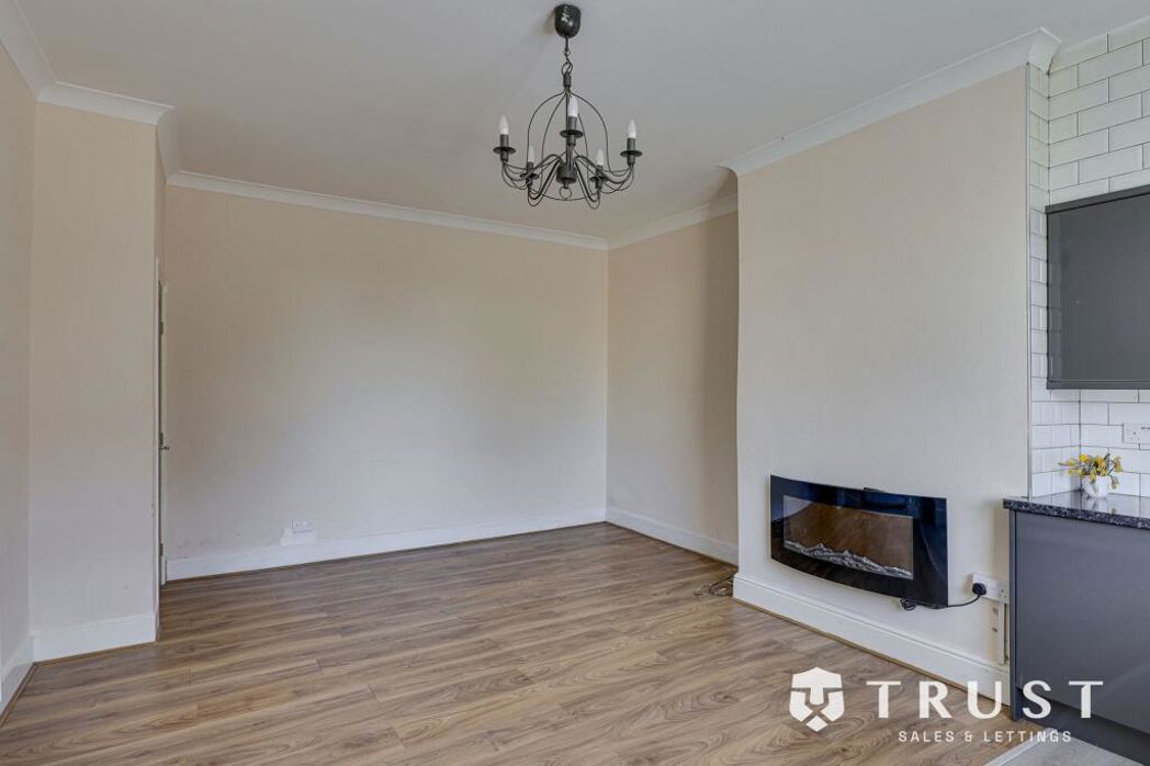Property image 5 of 13