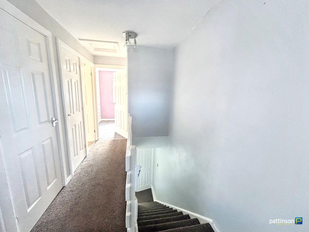 Property image 11 of 17