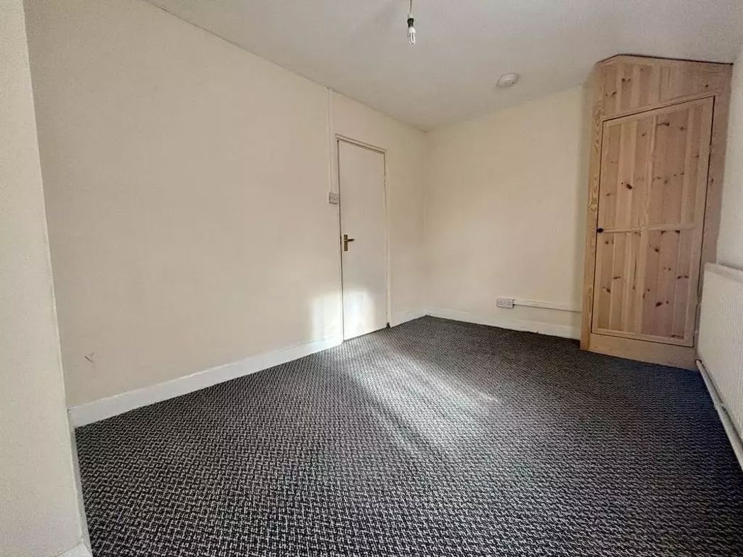 Property image 5 of 6