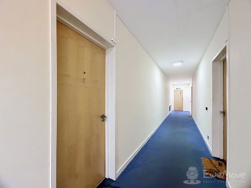 Property image 11 of 14