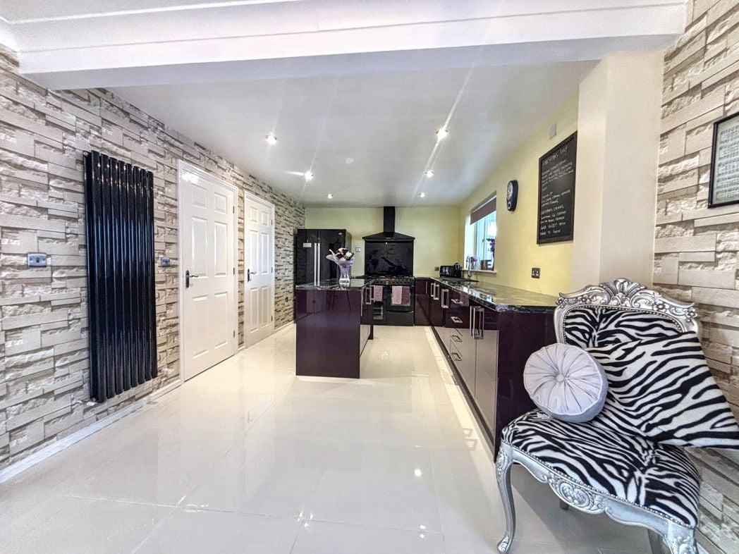 Property image 10 of 29