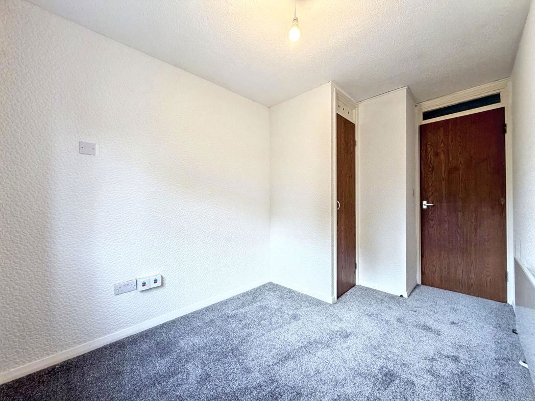 Property image 7 of 9