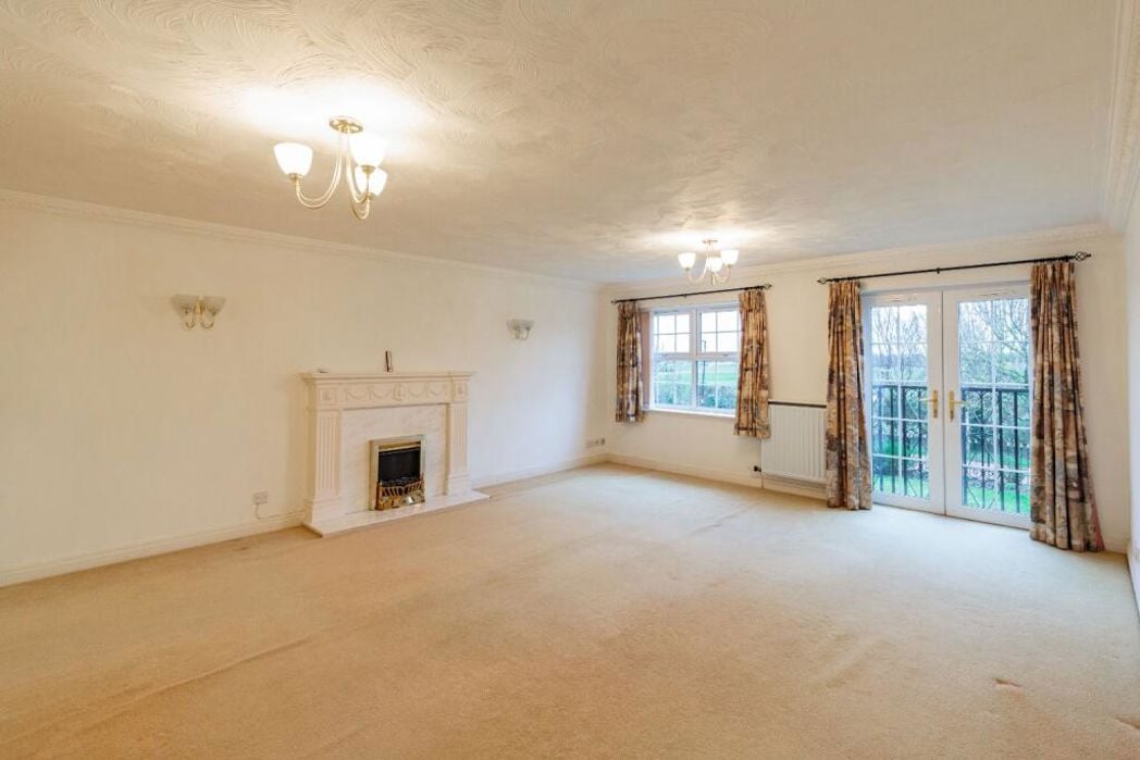 Property image 2 of 13