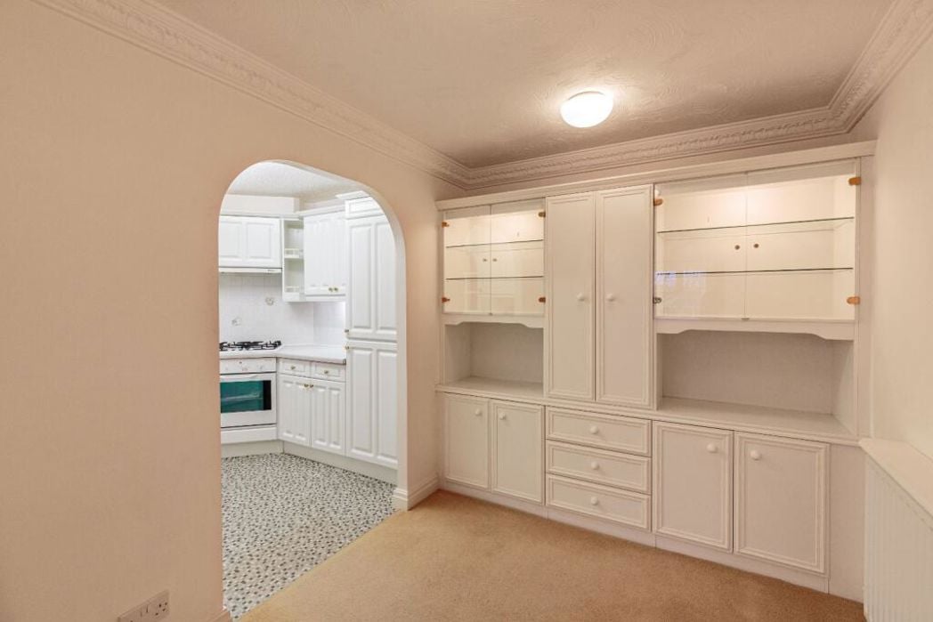 Property image 4 of 13
