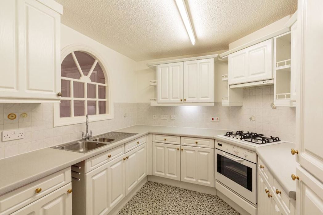 Property image 3 of 13