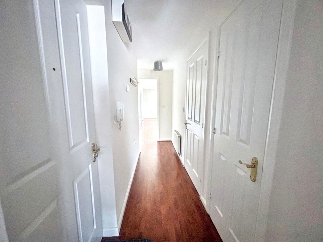 Property image 5 of 9